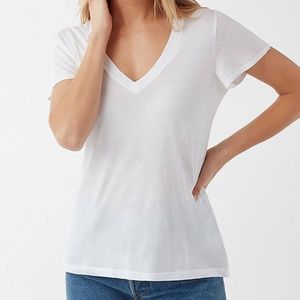 NWT Splendid Light Jersey V-Neck Tee

 Small